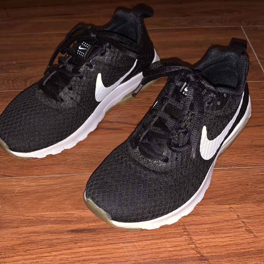 Nike Air White and Black Shoes Sz 5.5